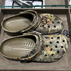 Camo Crocs size 9